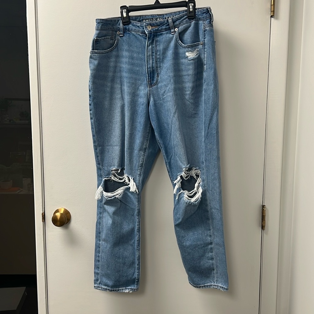 Women’s American Eagle Mom Jeans